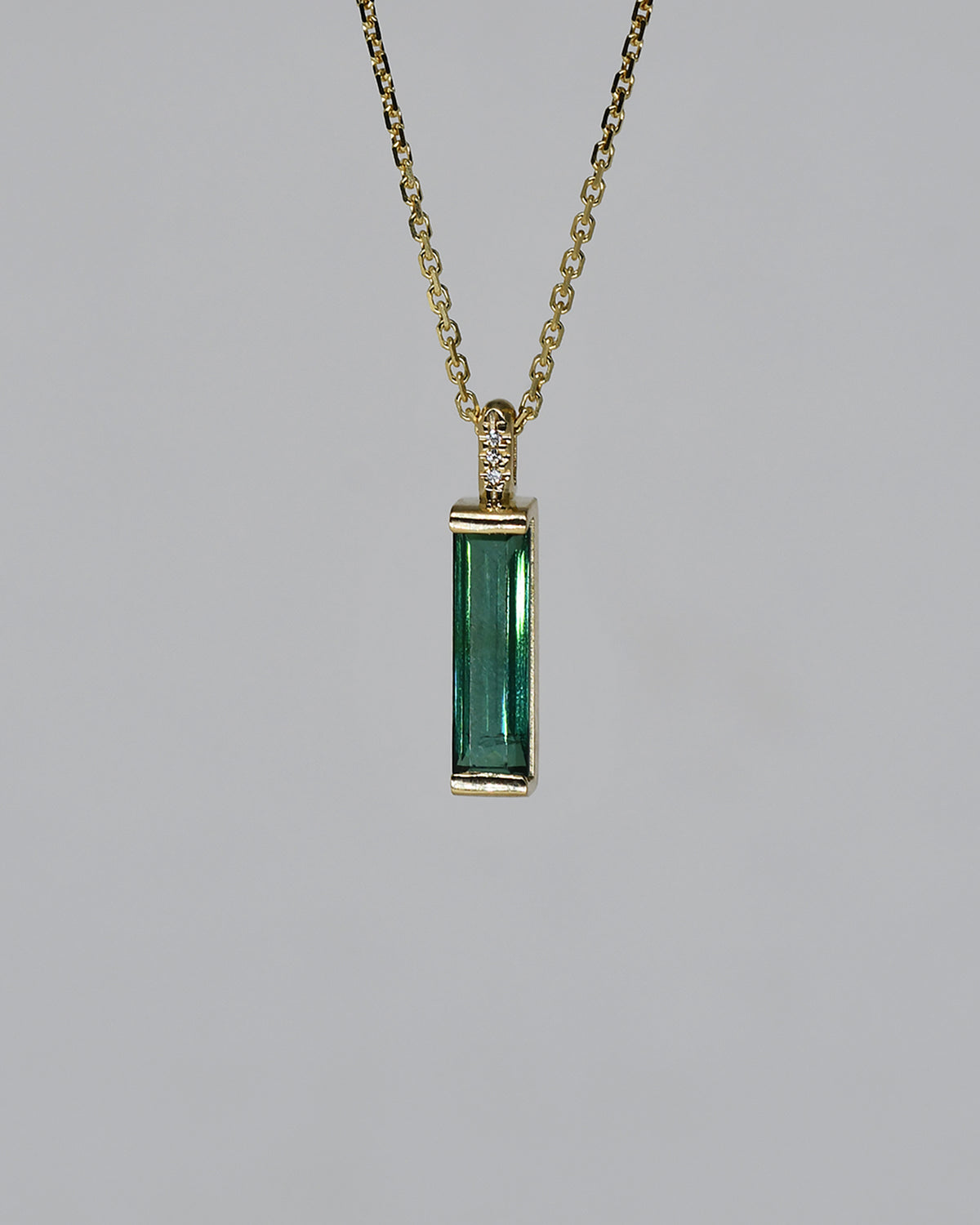 Green tourmaline baguette & white diamonds Necklace - large