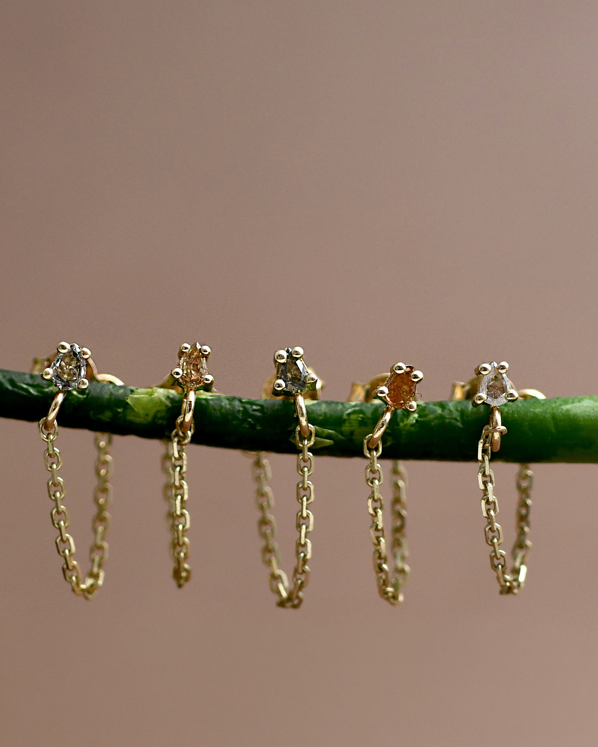 Spring diamond with chain