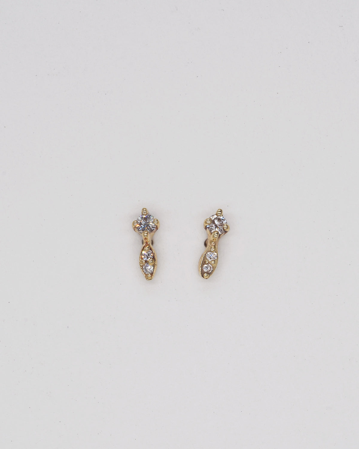 Eve White Diamonds Earrings