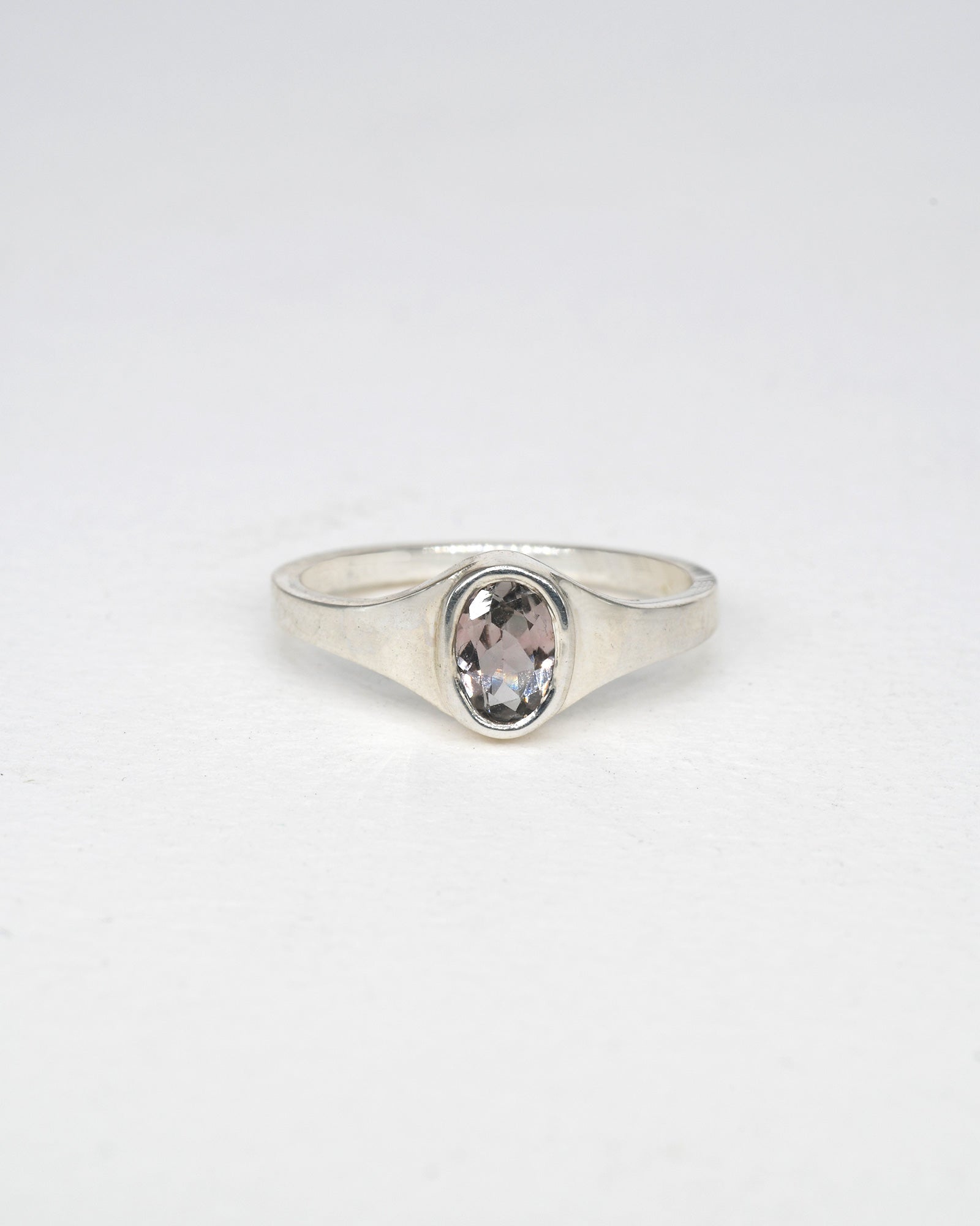 טבעת אוליביה כסף - טורמלין סגולה