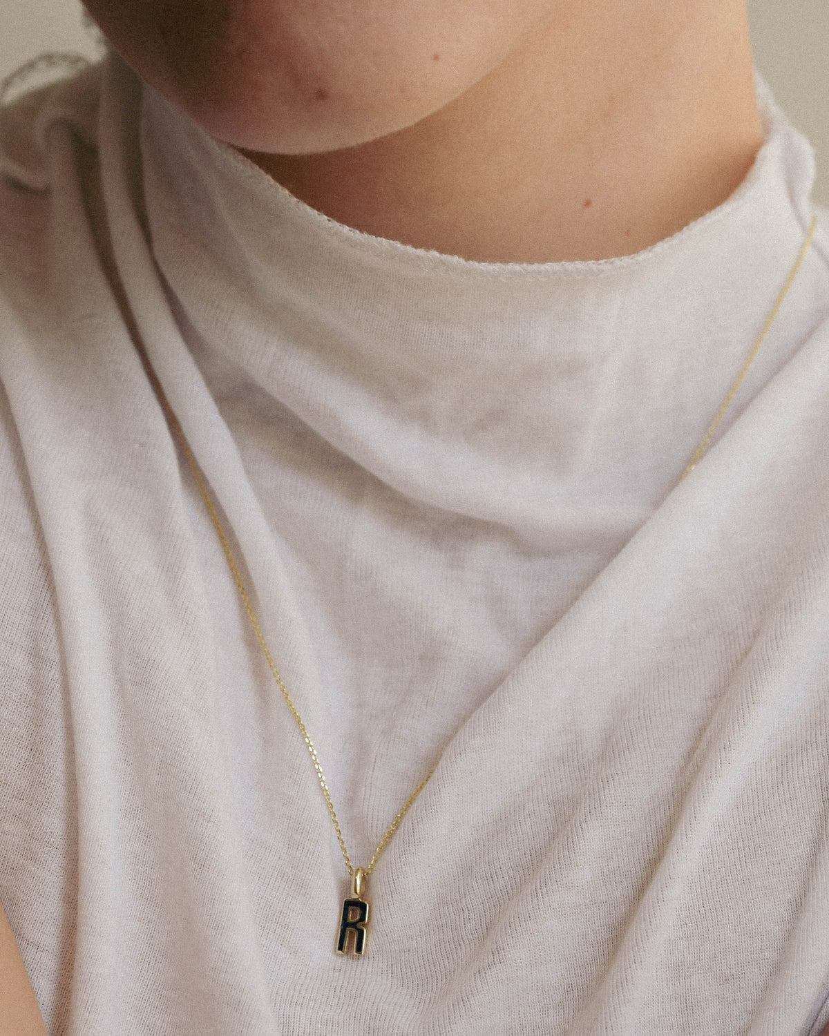 Deco dark blue enamel letter necklace - The letter R