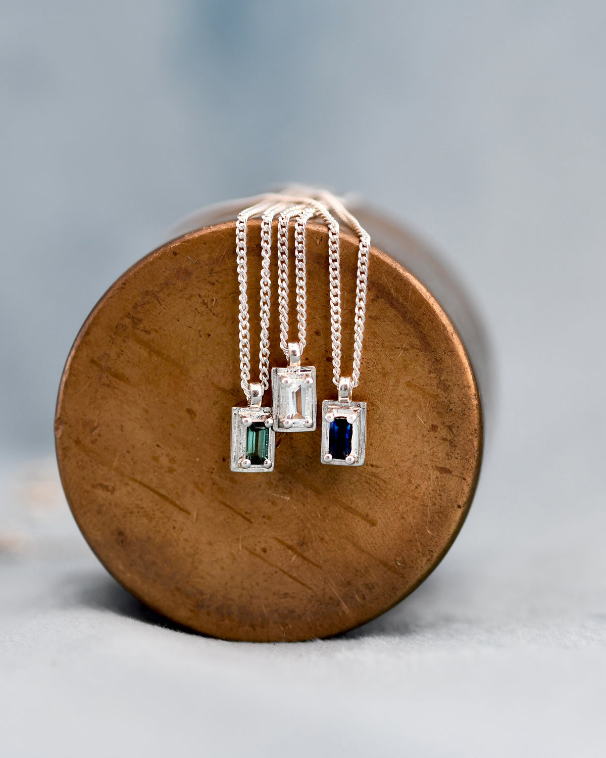 SILVER_ Necklaces with gemstones pendants 