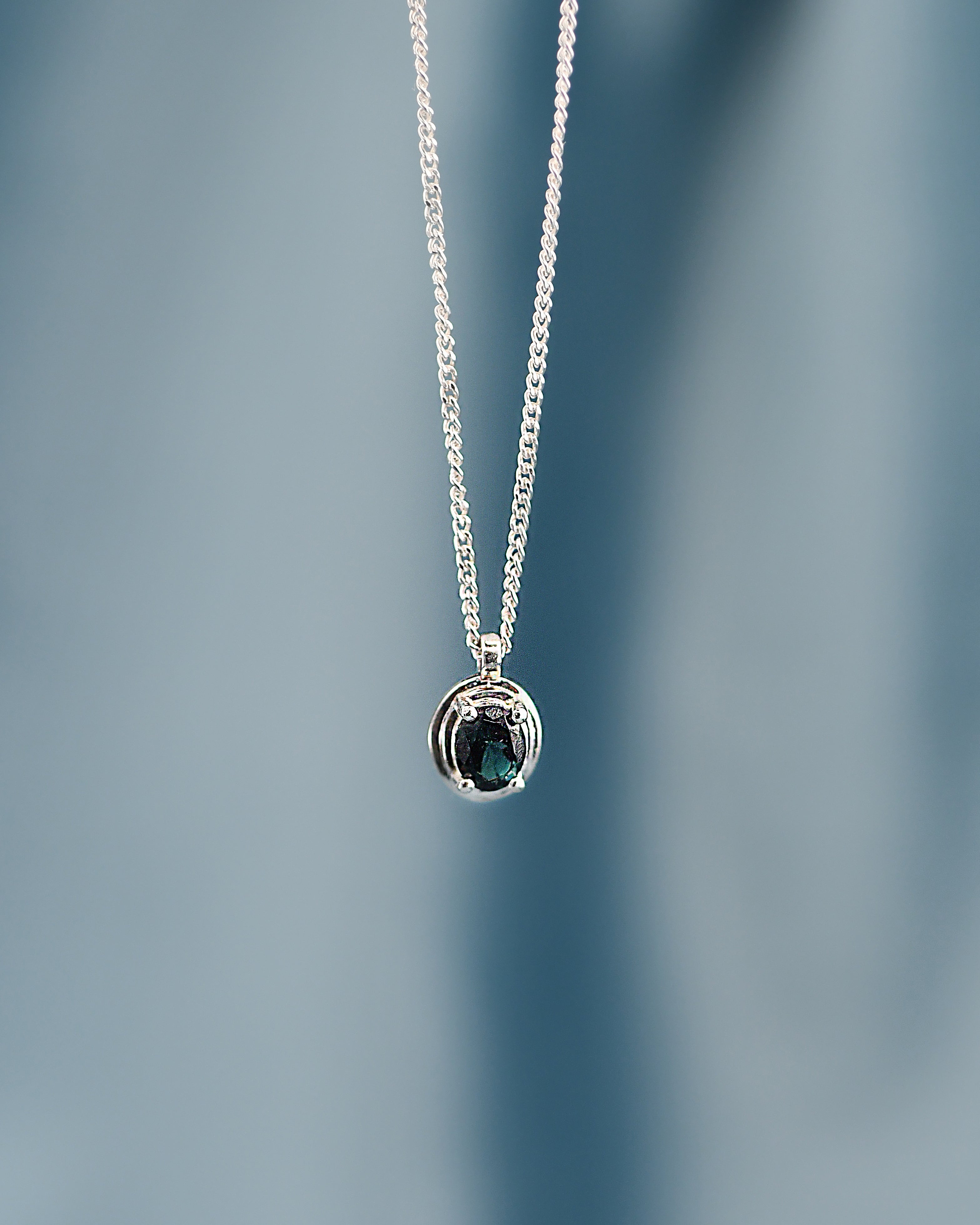 SILVER Necklace with green gemstone round pendant