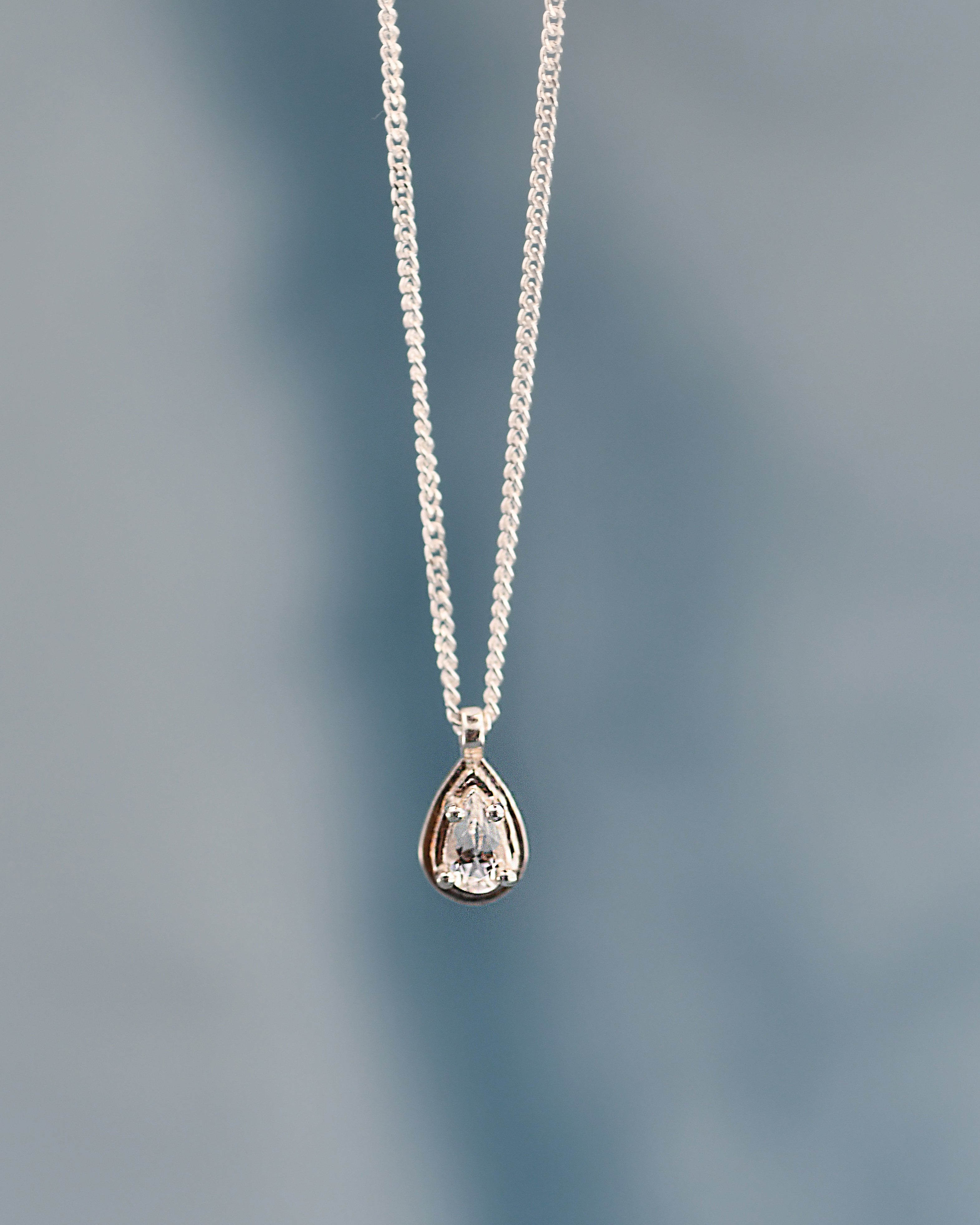 SILVER Necklace with white gemstone