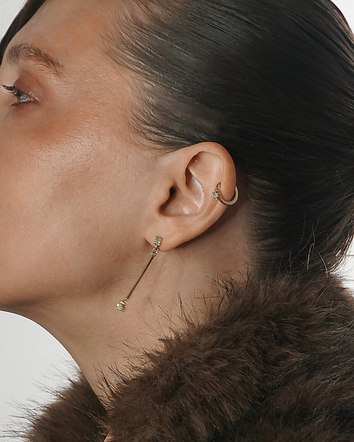 עגילי גאיה ארוכים יהלומים לבנים 