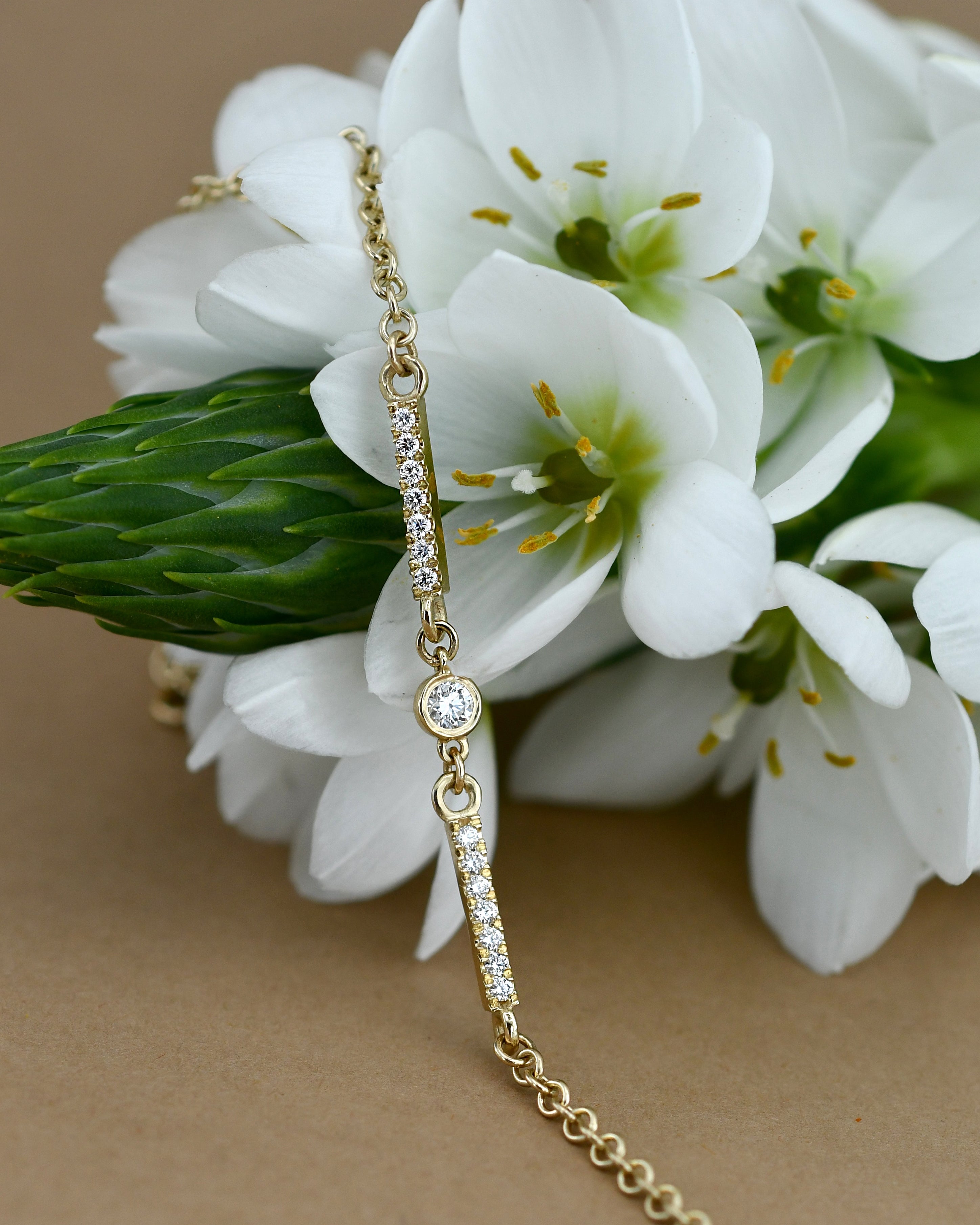 14k gold white diamonds sparkle bracelet
