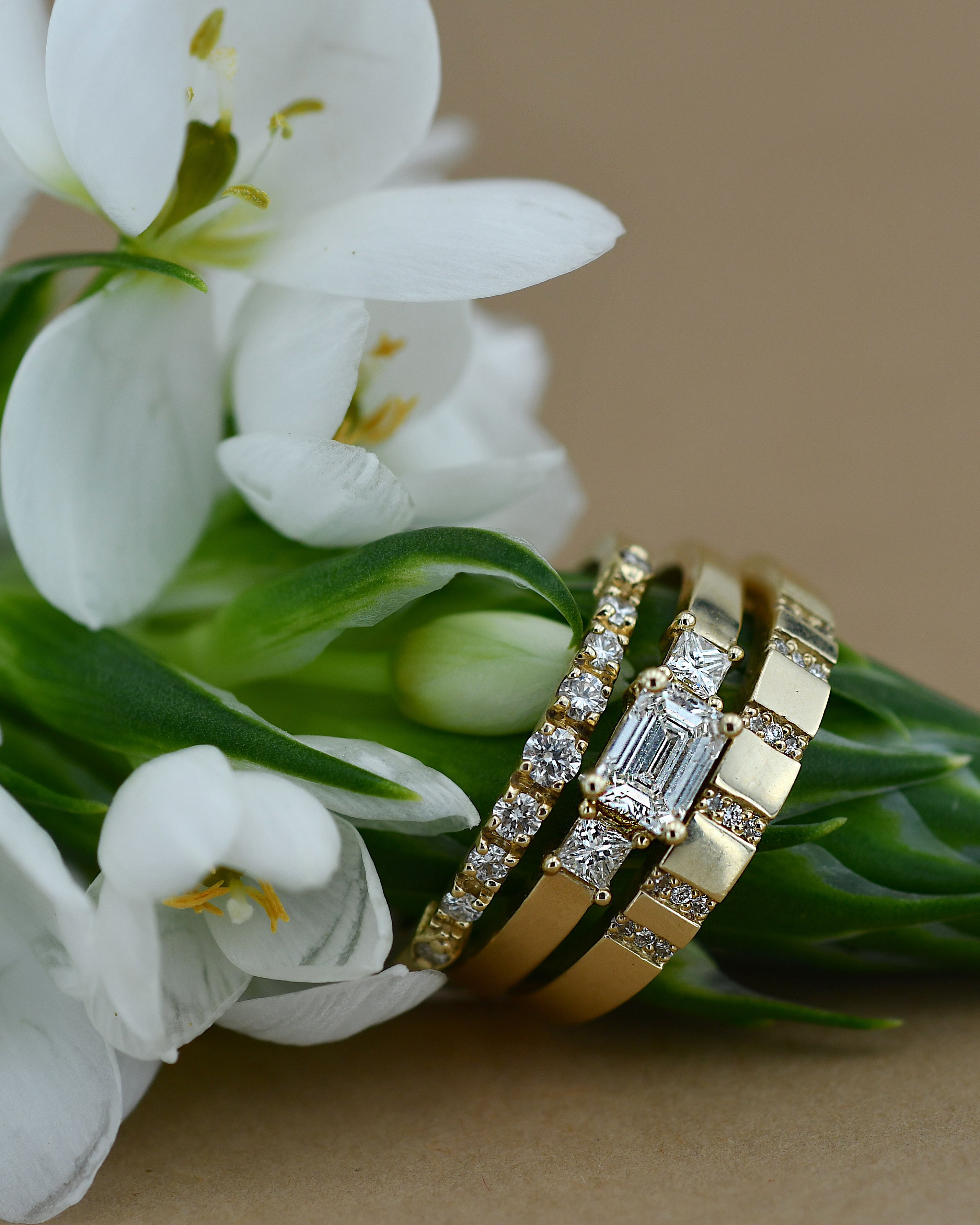 gold rings with white diamonds